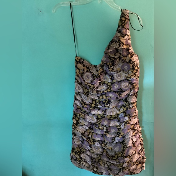 Zara One Shoulder Ruched Floral Minidress Size Medium NWT - Picture 3 of 9